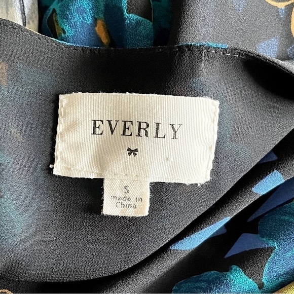 Everly Black Floral Long Sleeve Wrap Dress Size M - Picture 13 of 15